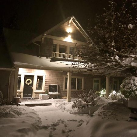 Amara Bed & Breakfast (Adults Only) Sidney Exterior photo