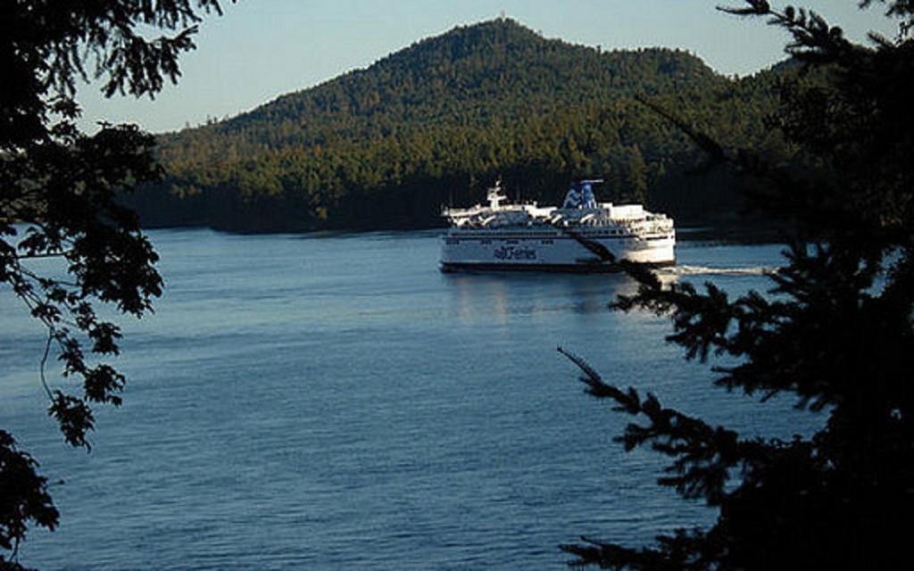 Amara Bed & Breakfast (Adults Only) Sidney Exterior photo