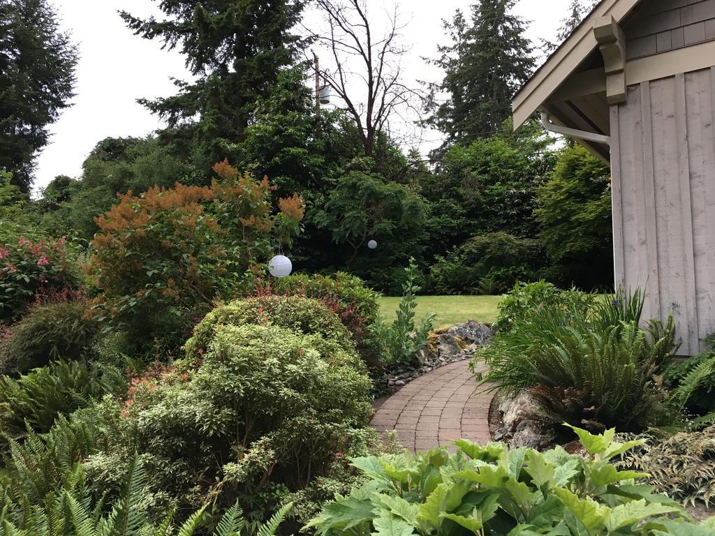 Amara Bed & Breakfast (Adults Only) Sidney Exterior photo